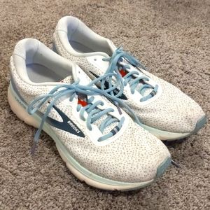 Brooks sneakers